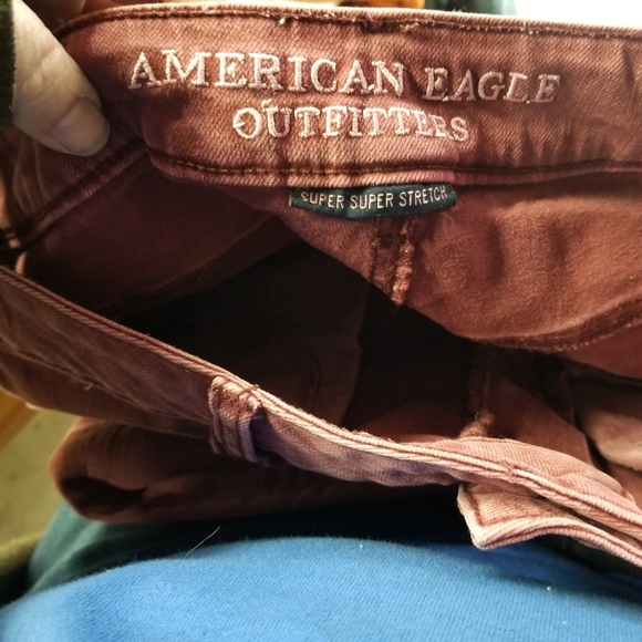 American Eagle jeans maroons 6 crop raw edge - Picture 4 of 13